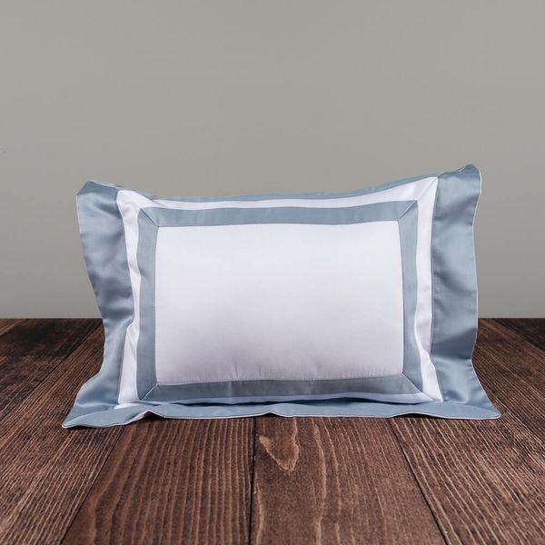 Capa de Almofada 400 Fios Monaco Azul Artelassê 30 Cm X 40 Cm Branco/Azul Nud